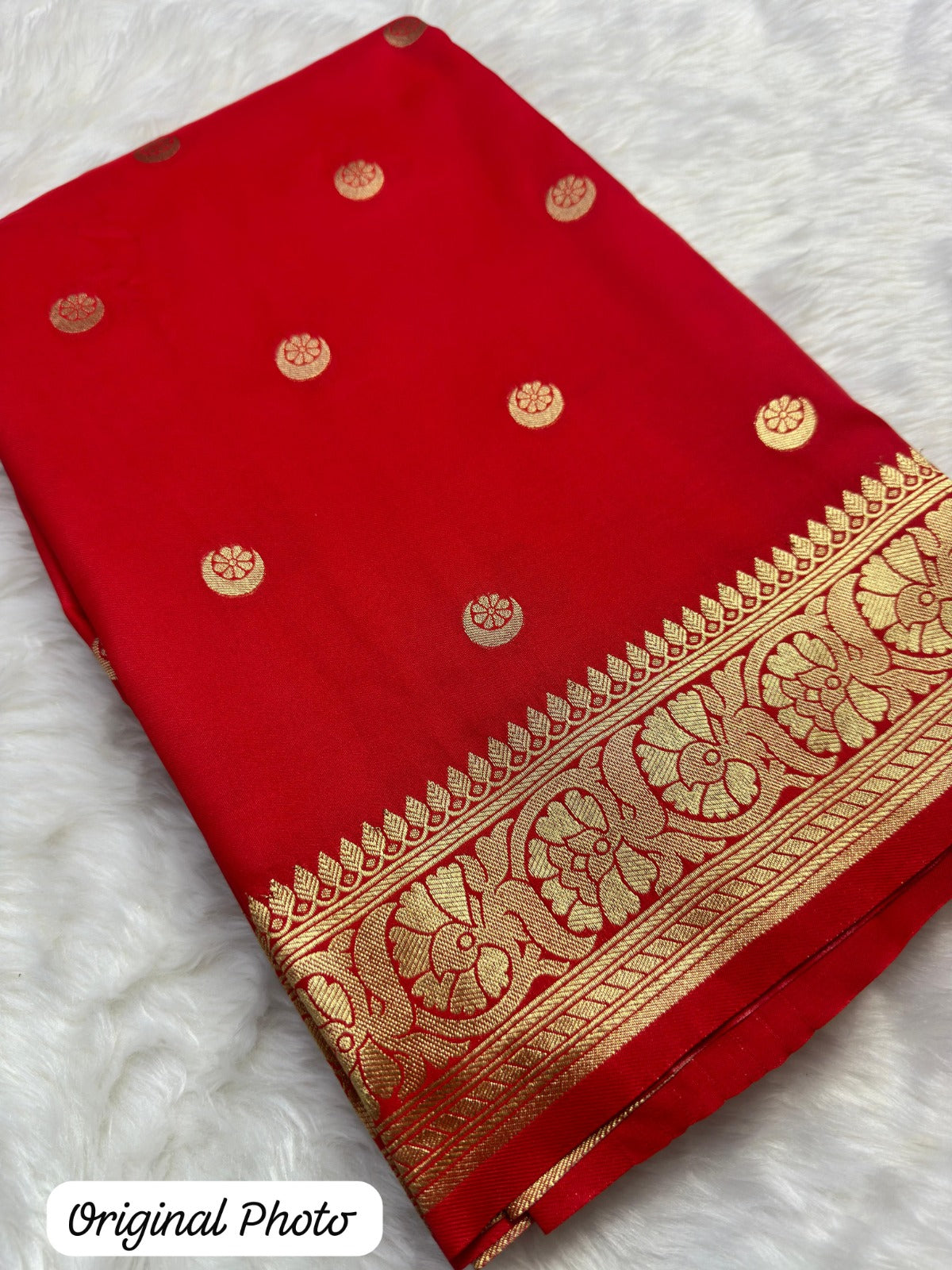 Banarasi Soft Silk Saree – Classic Traditional Weave with Elegant Detailing