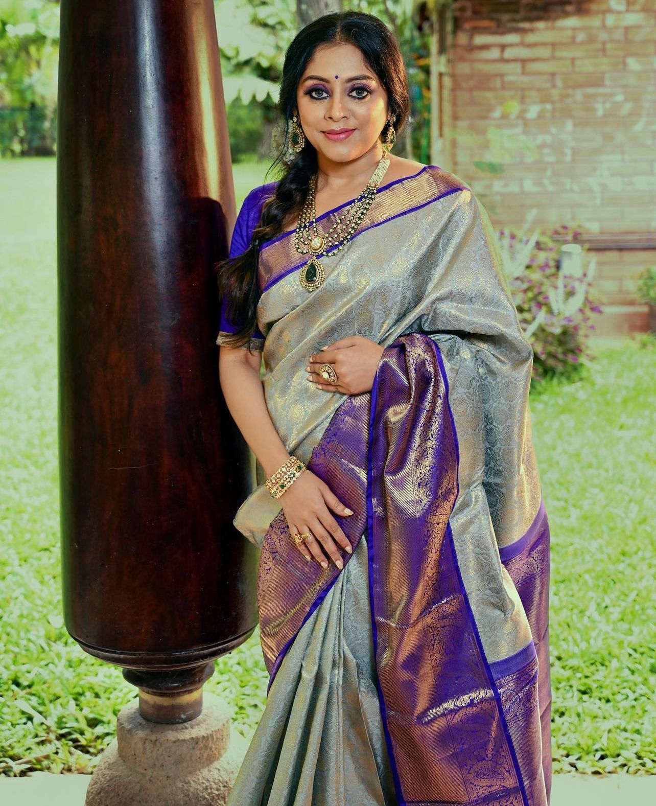 Beautiful & Elegant Kanjivaram Soft Silk Saree – Timeless Grace with Rich Fabric and Exquisite Design