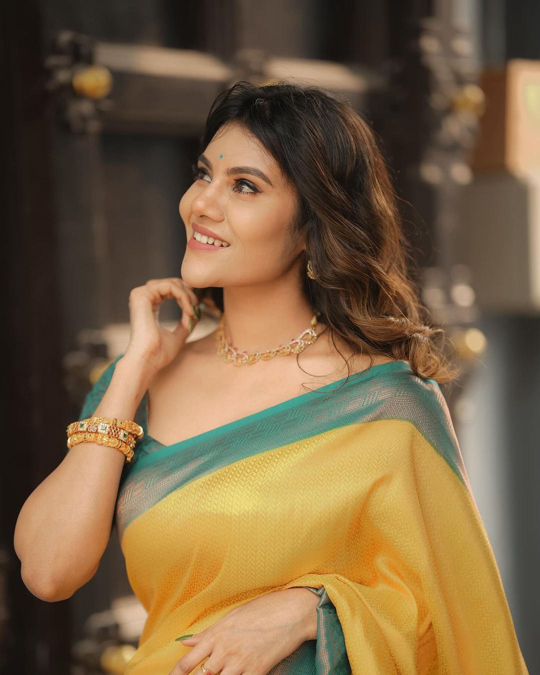 Timeless Brocade Charm – Banarasi Soft Silk Saree with Gold Zari Weaving