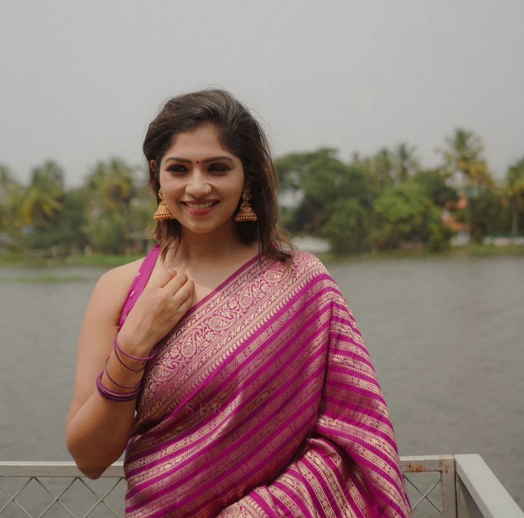 Traditional Kanjivaram Silk Saree with Double Zari Borders – A Regal Heritage Piece