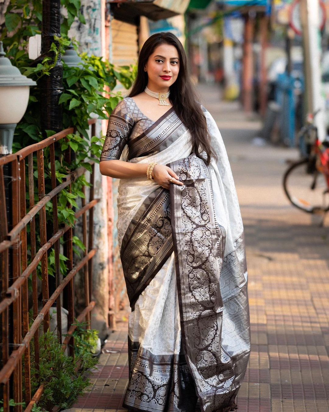 Banarasi Soft Silk Saree – A Tribute to Timeless Craftsmanship