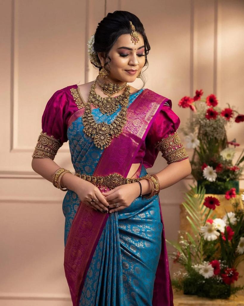 Banarasi Silk Saree in Soft Finish – Copper Zari Highlights & Classic Jacquard Weave