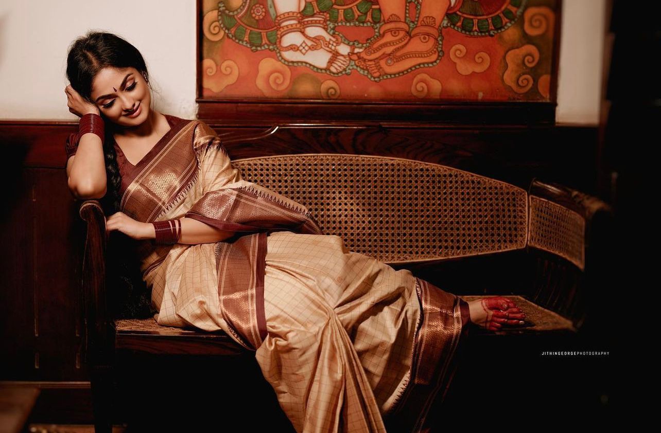 Elegant Banarasi Soft Silk Saree with Gold Brocade Work
