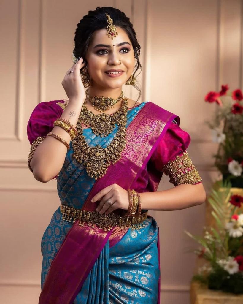 Banarasi Silk Saree in Soft Finish – Copper Zari Highlights & Classic Jacquard Weave