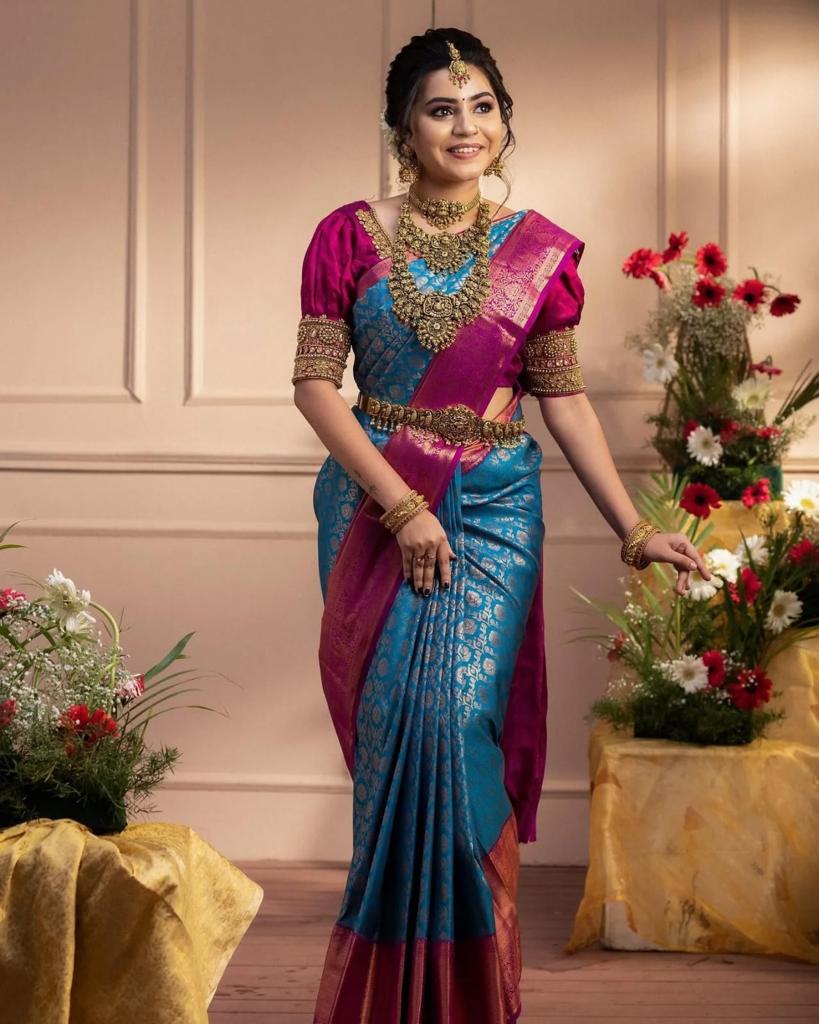Banarasi Silk Saree in Soft Finish – Copper Zari Highlights & Classic Jacquard Weave